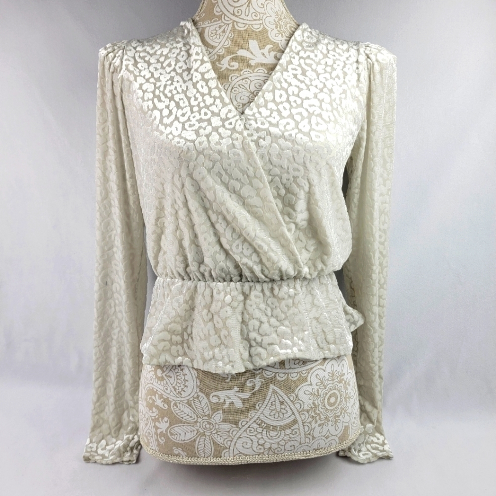 Express winter white velvet snow lepord faux wrap puff shoulder peblum‎ top